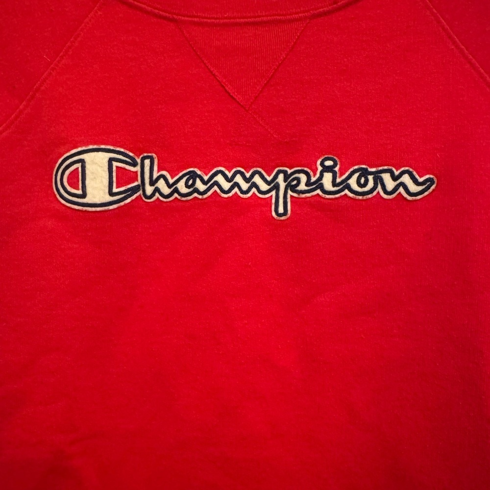 Champion Red Crew Neck Sweater Vibrant Style - Picture 2 of 5